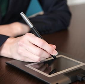 Pensez dématérialisation et signez vos actes sur tablette numérique sécurisée